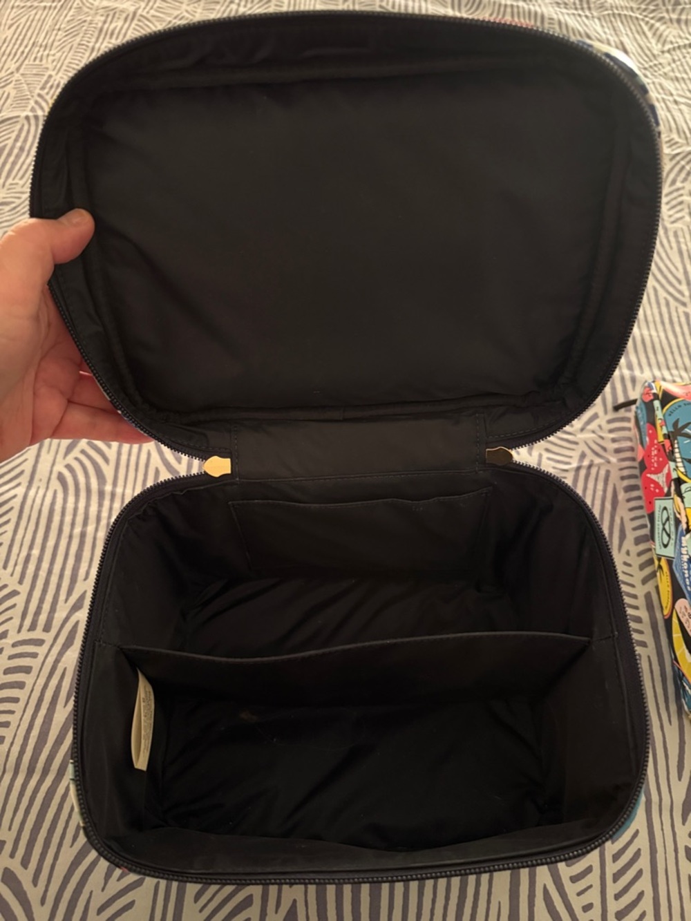 Kate Spade travel toiletry case - Picture 6 of 9